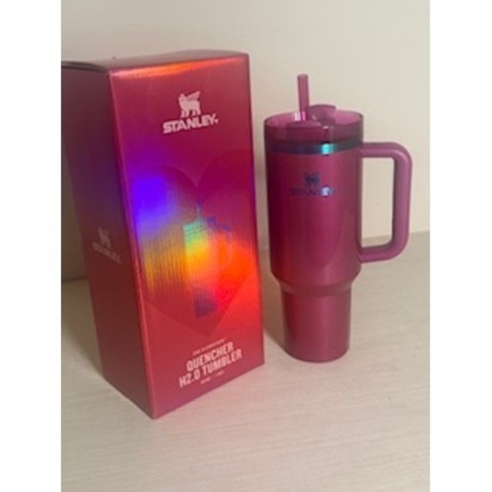 Stanley 40 oz Quencher H20 Tumbler‎ Berry Truffle Metallic New In Box